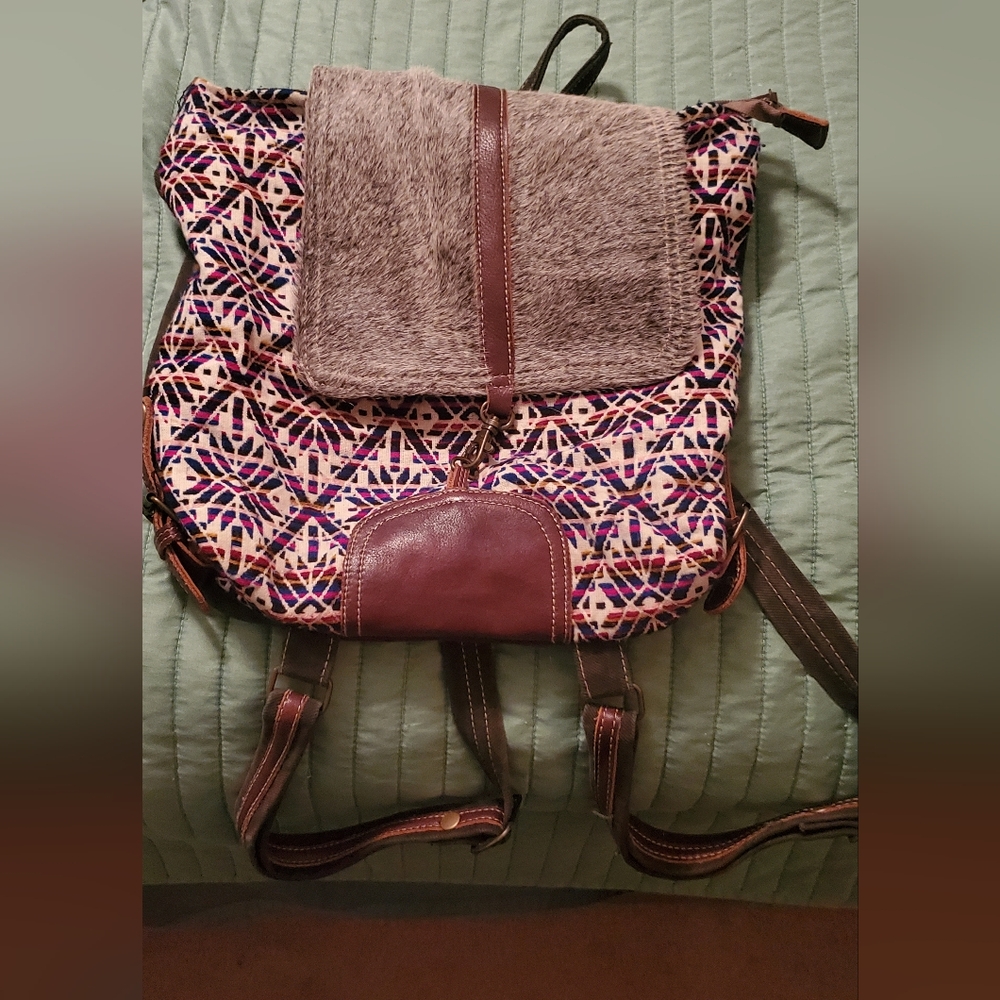 Myra bag leather and fur
